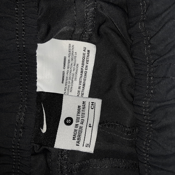 Nike capris shorts - Picture 2 of 3